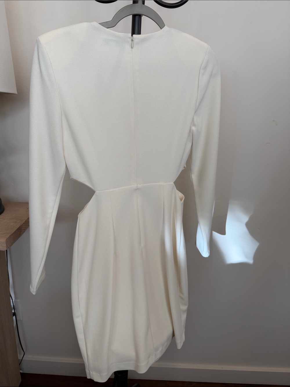 Express cut out long sleeved dress - Picture 2 of 5